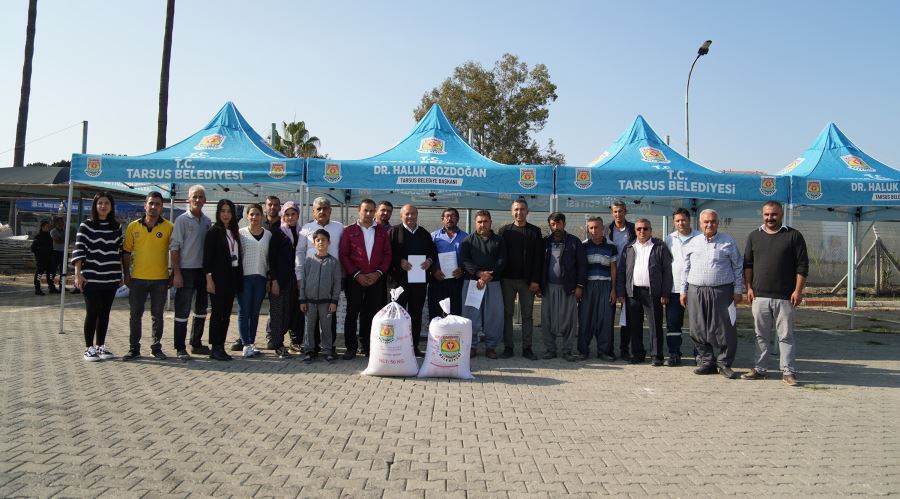 TARSUS BELEDİYESİ ÇİFTÇİLERE ÜCRETSİZ ATA TOHUM BUĞDAY DAĞITTI